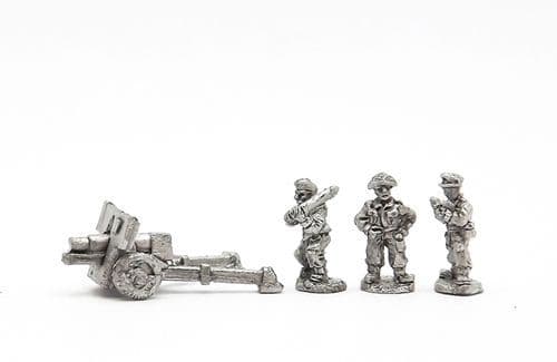 3.7'' mountain Howitzer with crew