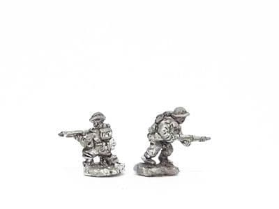 BEF riflemen, pose 2