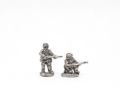 Early war riflemen, pose 1