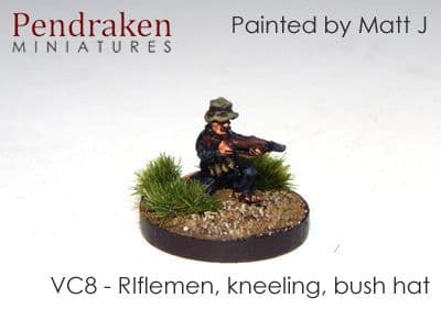 Infantry with rifle, kneeling in bush hat