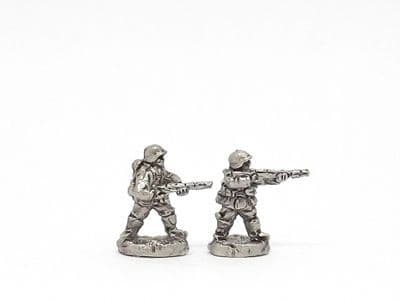 Early war riflemen, pose 2